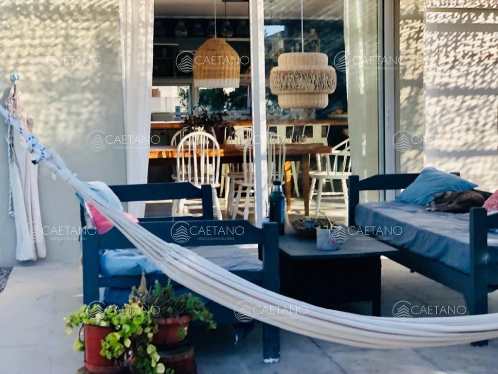 Casa 3 dormitorios barrio privado Punta del Este.