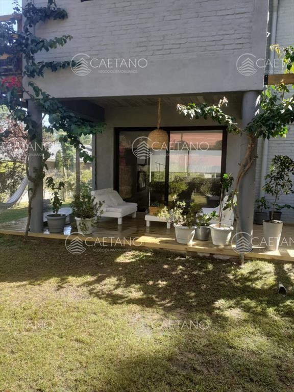 Moderna casa de dos plantas en San Rafael