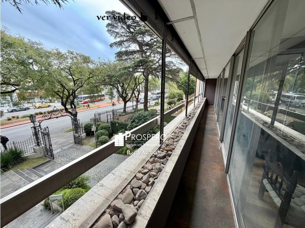 VA2350 venta apto 4 dorm Pocitos c/2garaje balcon