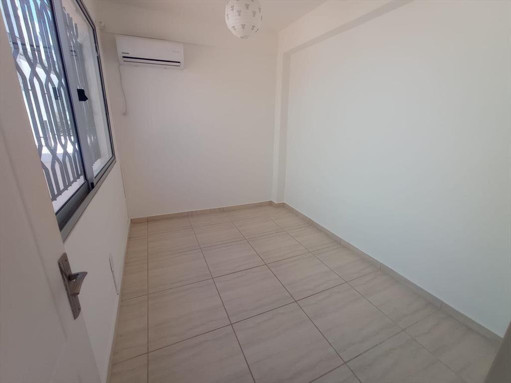 Imperdible local + 2 aptos en Rbla Chile 2 padrones 924 m2!
