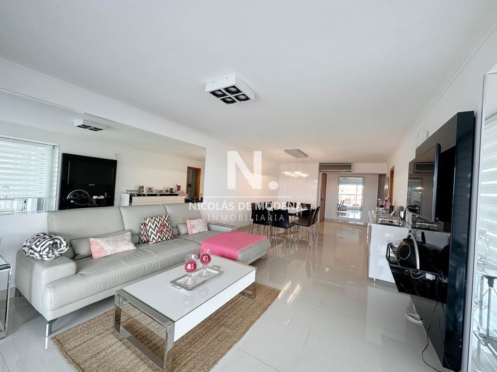 Departamento en venta de 3 dormitorios en Miami