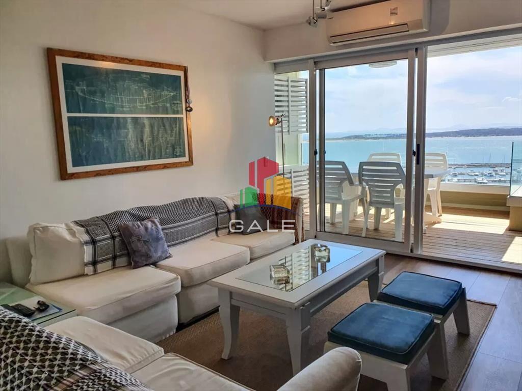 Departamento de 3 dormitorios + dep. en venta en