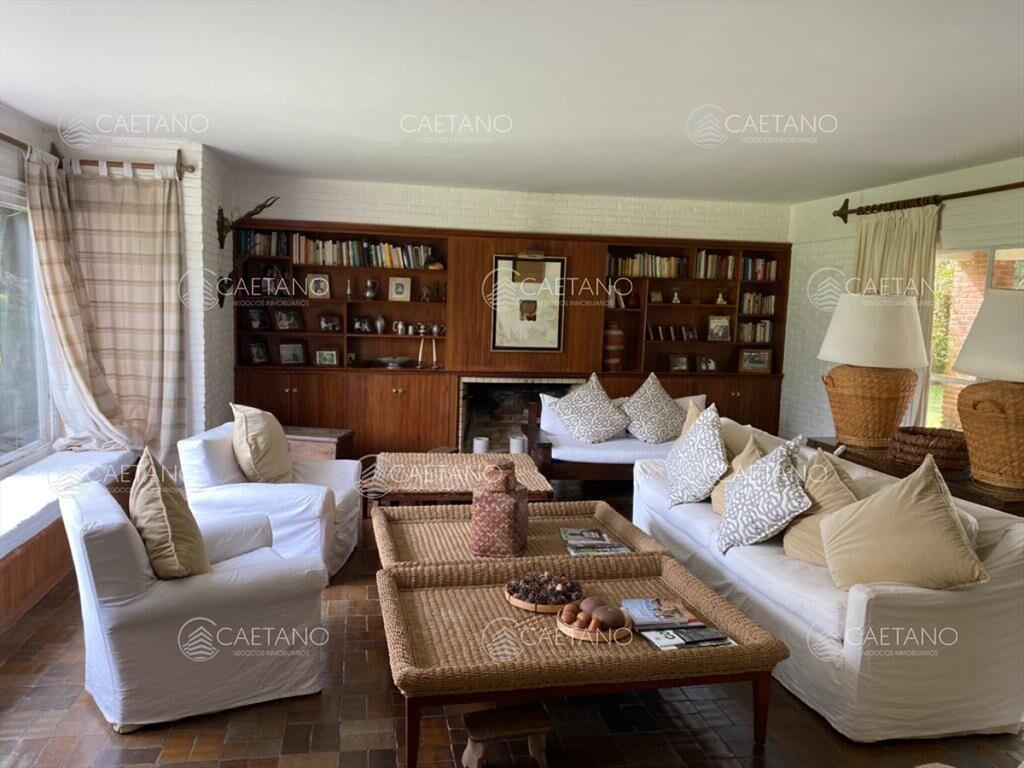 Venta casa 5 dormitorios. Golf, Punta del Este.