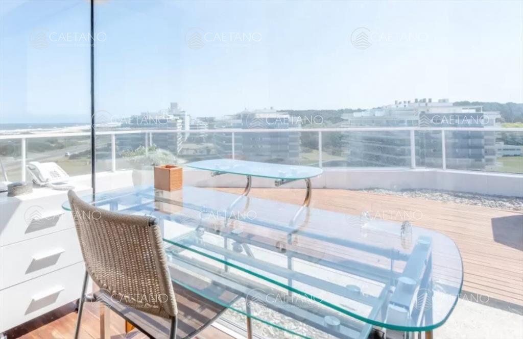 Venta duplex 4 dormitorios playa brava Punta del