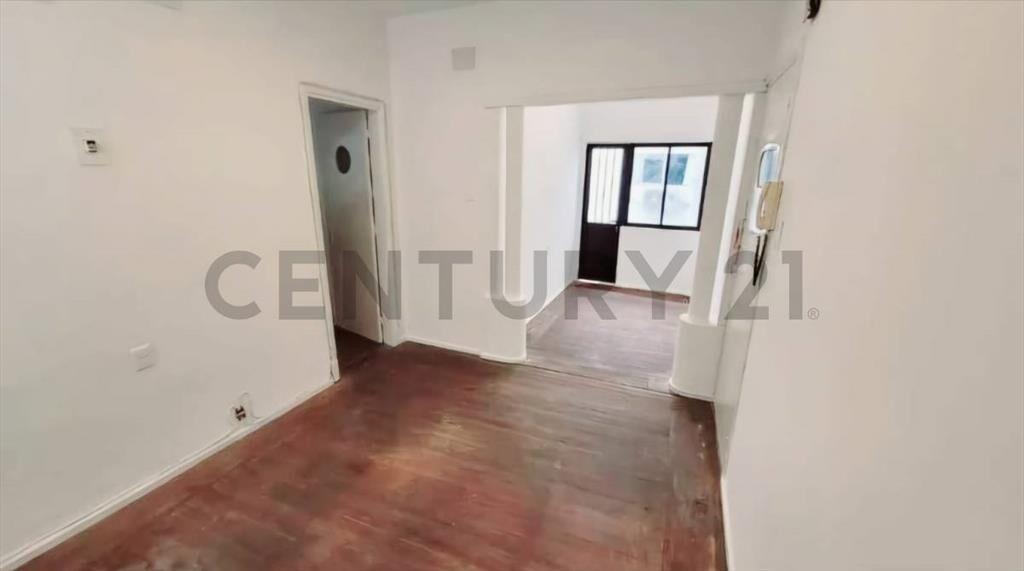 INVERSION  APARTAMENTO CON RENTA $28.000-2do piso ascenso...