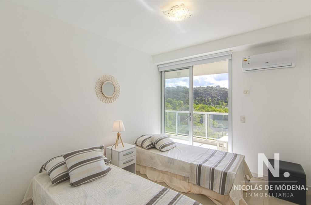 Apartamento Tres Dormitorios en Playa Brava Punta del Este