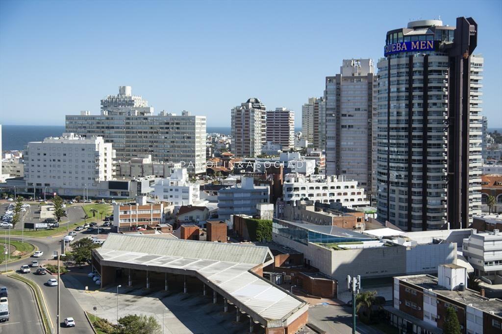 Apartamento en venta con vista al mar en Torre Imperiale, P