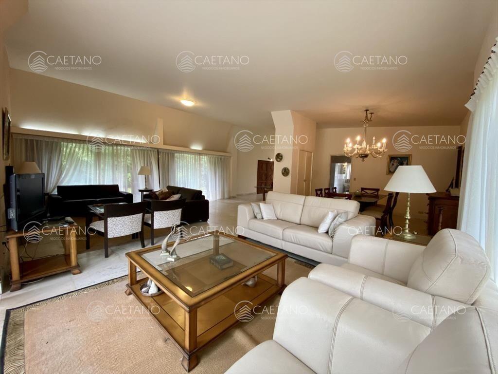 Venta casa con terreno de 6600m2 por Pedragosa