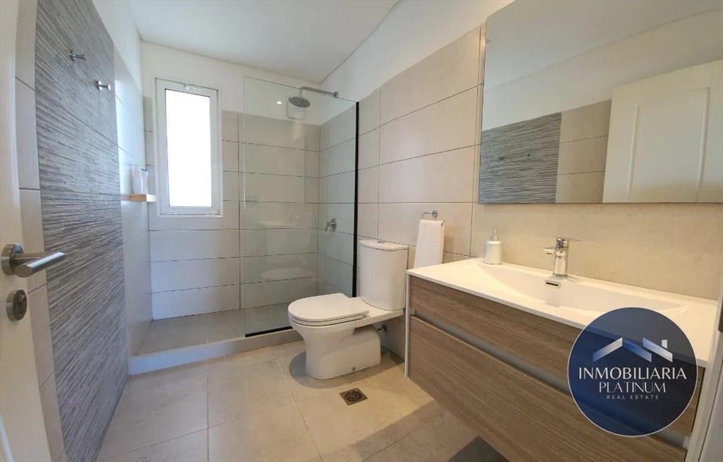 Casa en venta c/ cochera en La Tahona