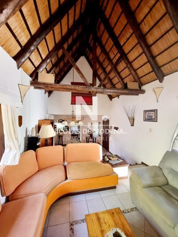 Casa de 4 dormitorios en Pinares en Venta. Punta del Este