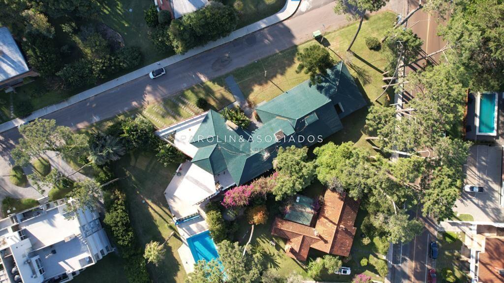 Casa en Venta de 5 Dormitorios en Playa Mansa,