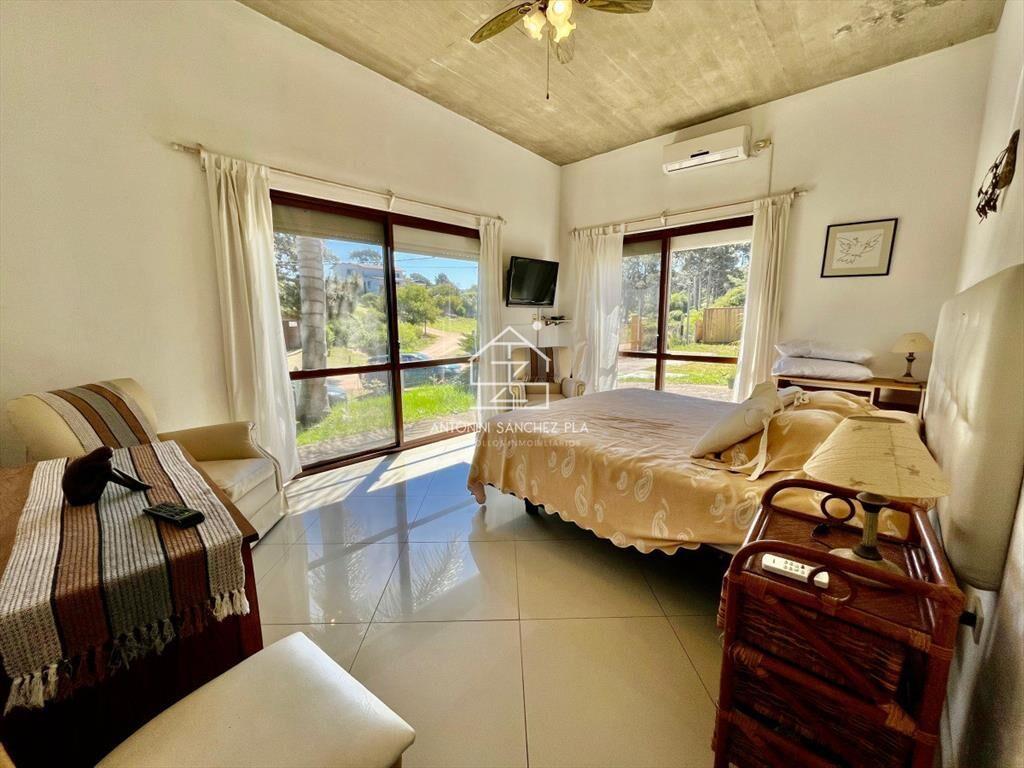 VENTA CASA 3 DORMITORIO PUNTA BALLENA-CLUB DEL