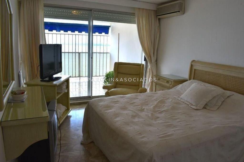 Apartamento en venta de 3 dormitorios en edificio