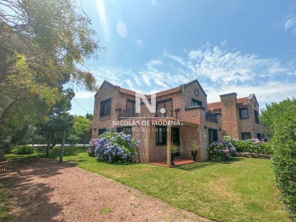 Casa en venta de 3 dormitorios  en Tio Tom  ,
