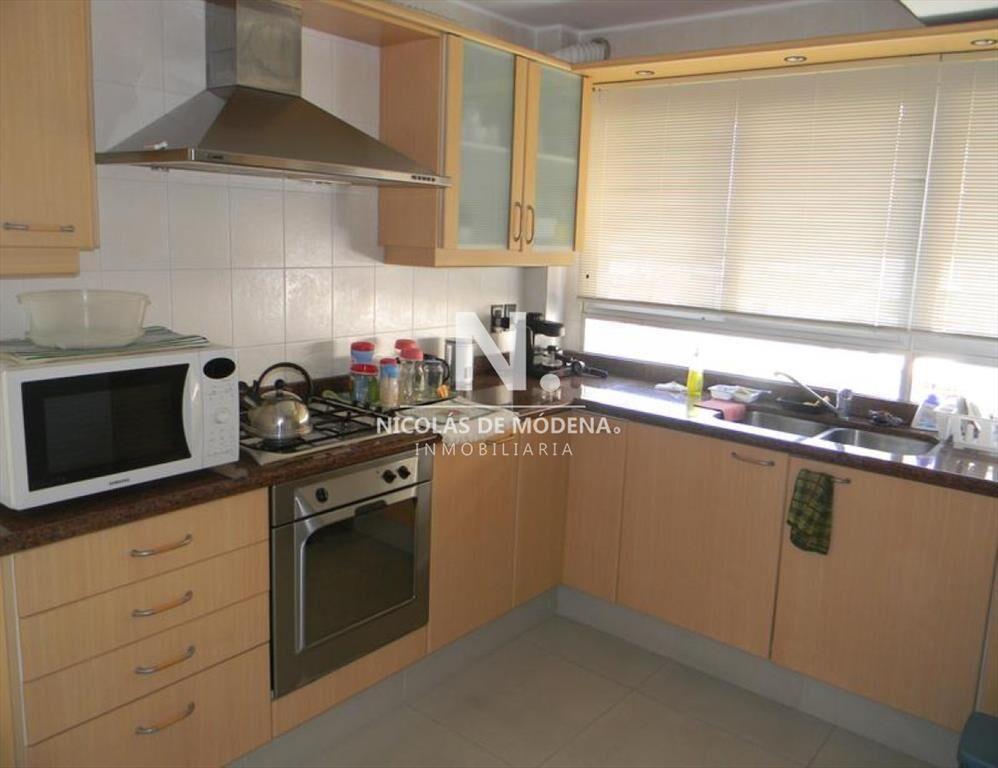Apartamento en venta con vista al puerto !
