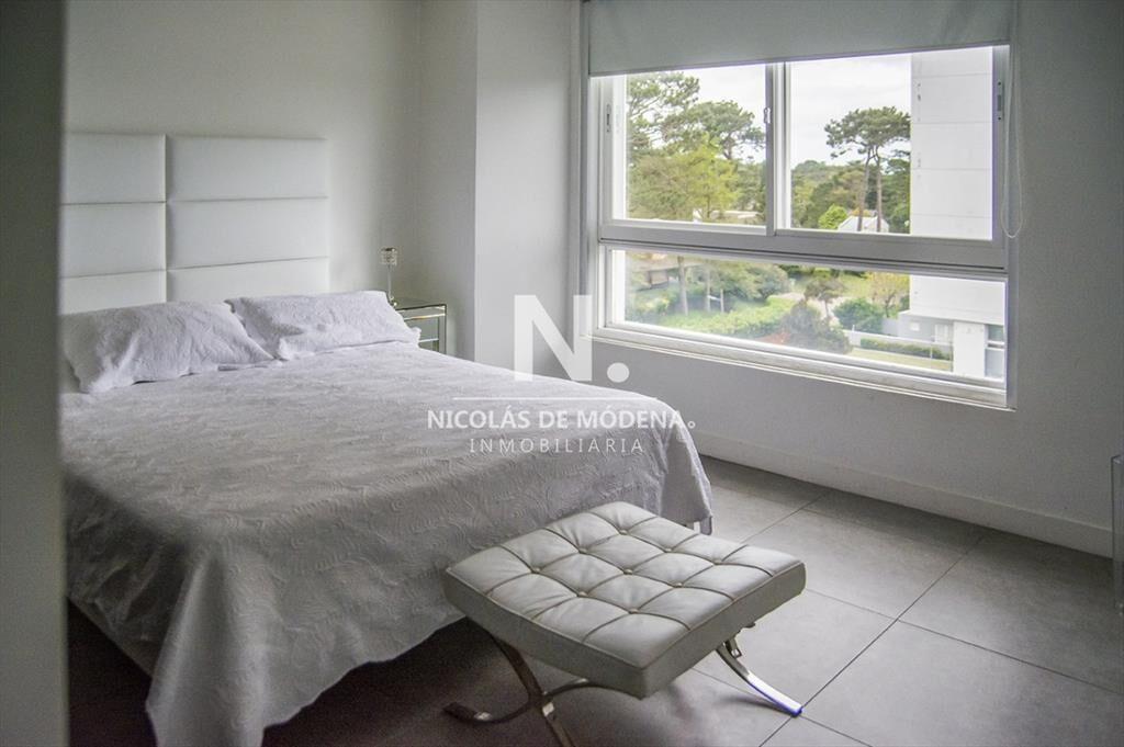Apartamento en venta y alquiler. Playa Mansa 2