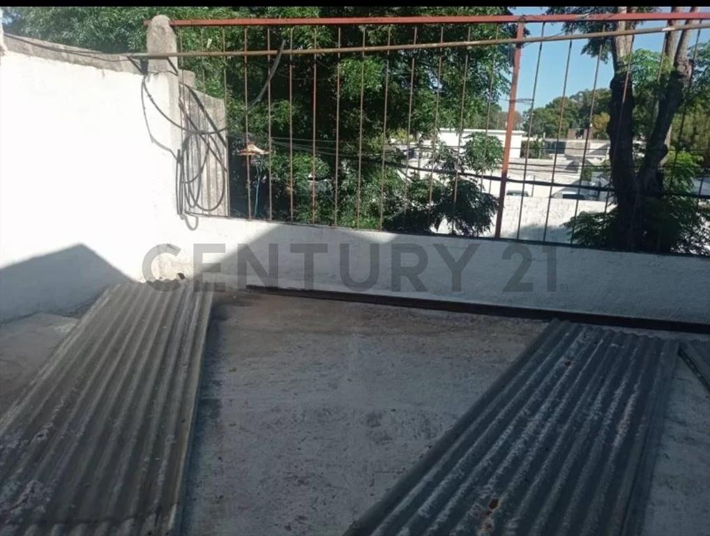 Próximo a 8 DE OCT../5dorm./Opcion a un apto con entrada ...