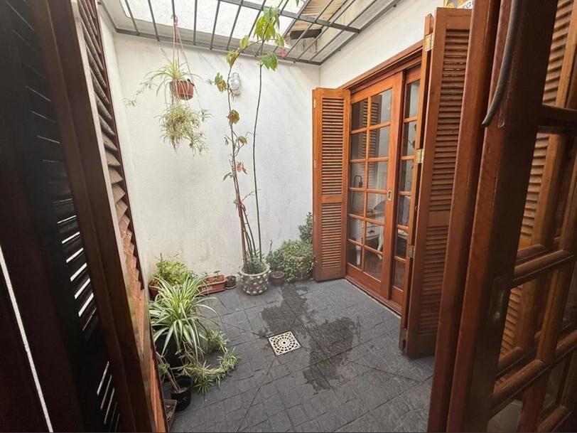Venta casa de 2 dormitorios y 2 baños, con garage en La Bla