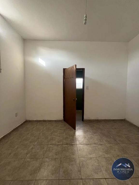 Casa en alquiler c/ cochera en Brazo Oriental