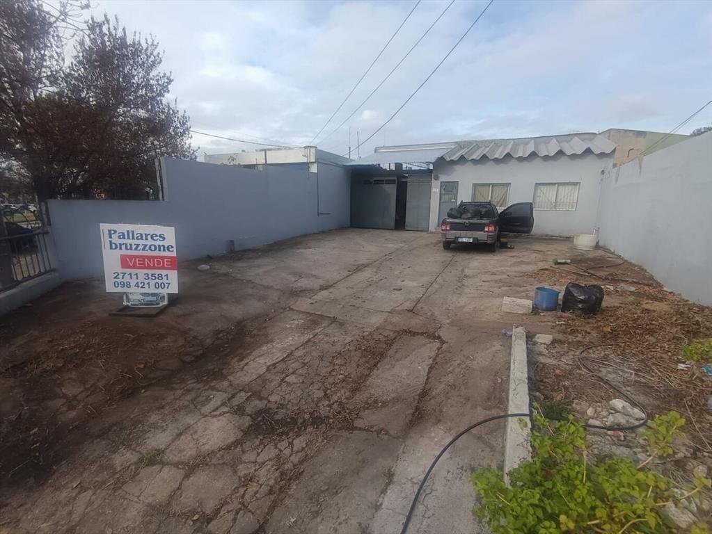 Gran ubicación J. P. Varela y S. Panza, terreno con mejoras