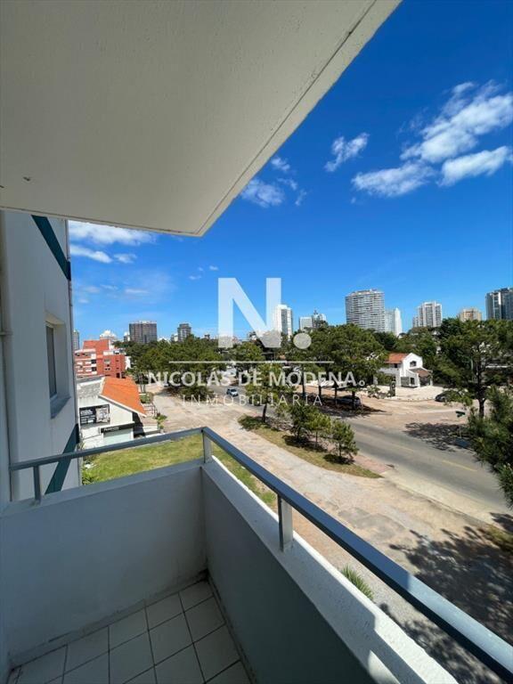 APARTAMENTO EN PUNTA DEL ESTE