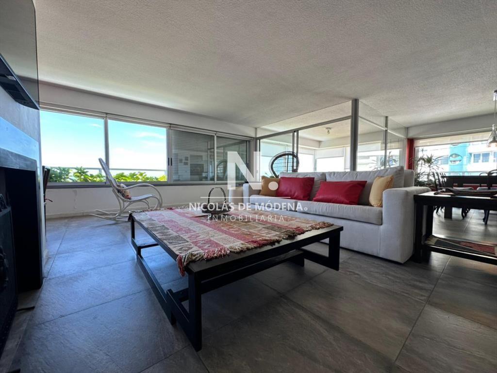 VENTA DE APARTAMENTO SOBRE PLAYA BRAVA