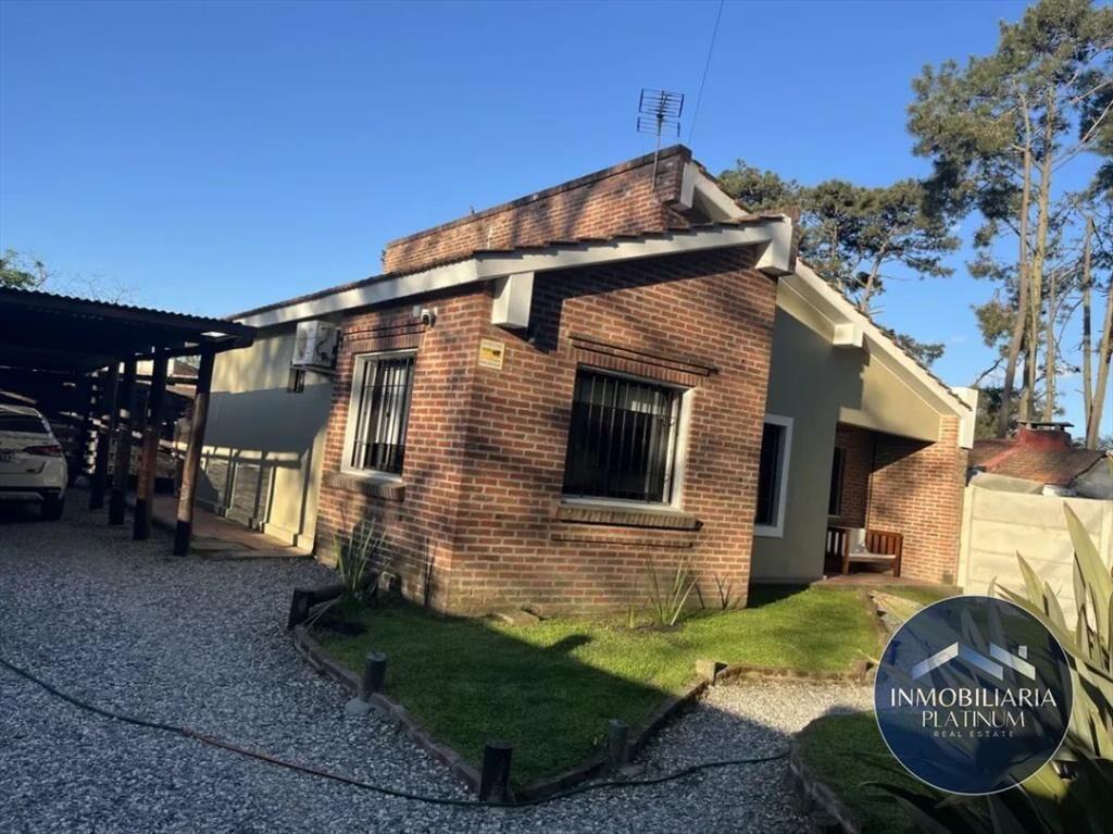 Casa en venta c/ cochera en El Pinar