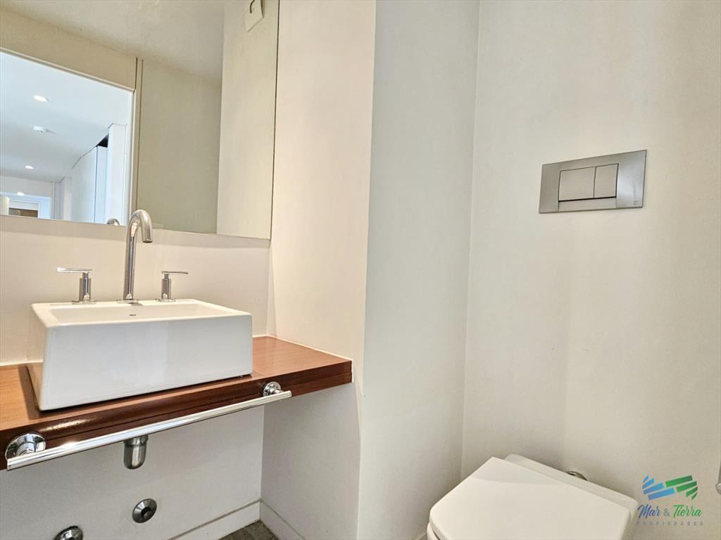 Alquiler anual apartamento penthouse frente al mar 3 dormit