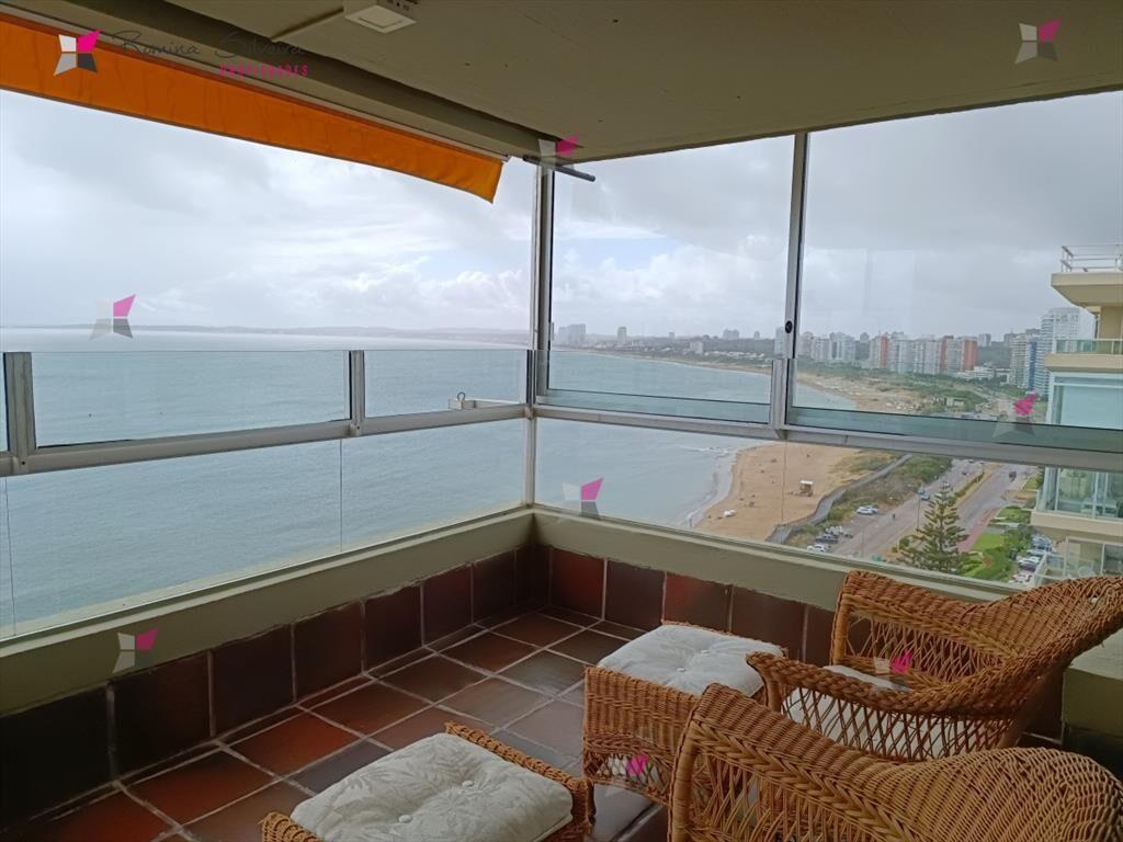 Venta Apartamento 3 Dormitorios y Dependencia,