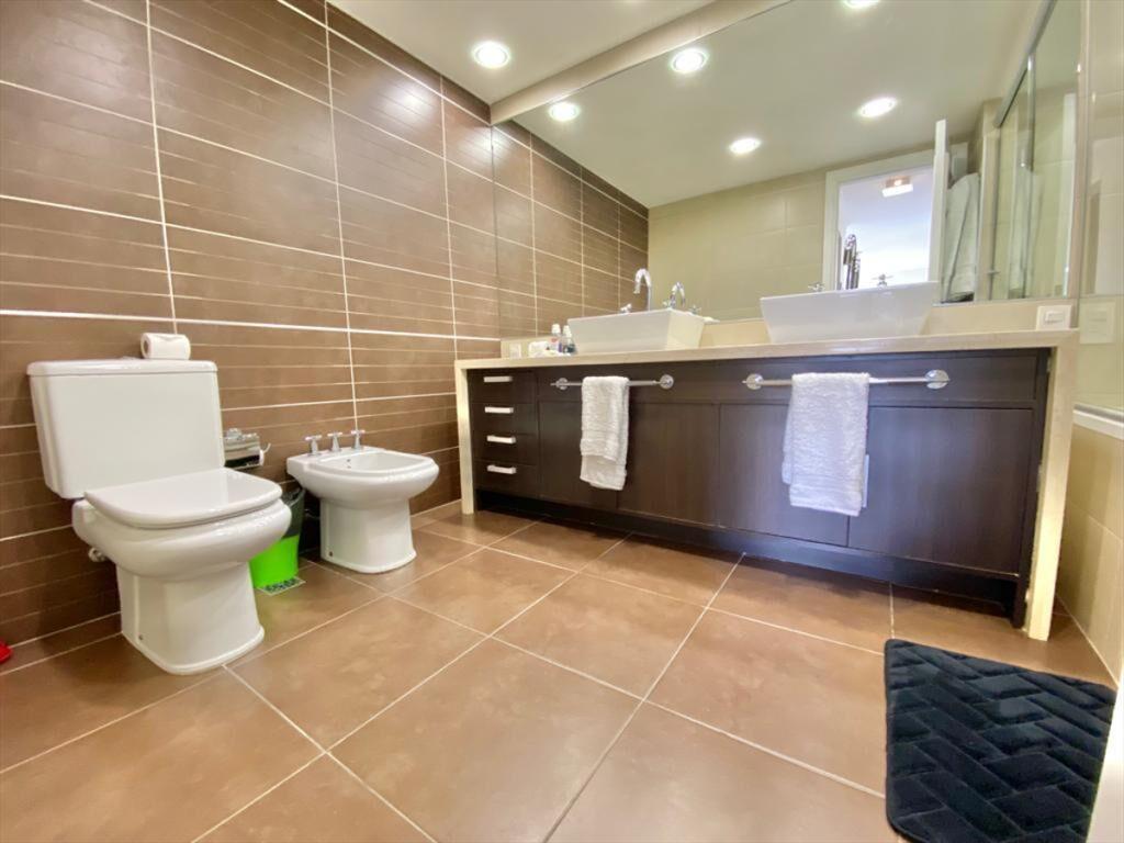 ALQUILER TEMPORARIO DE APARTAMENTO DE 2 EN PUNTA