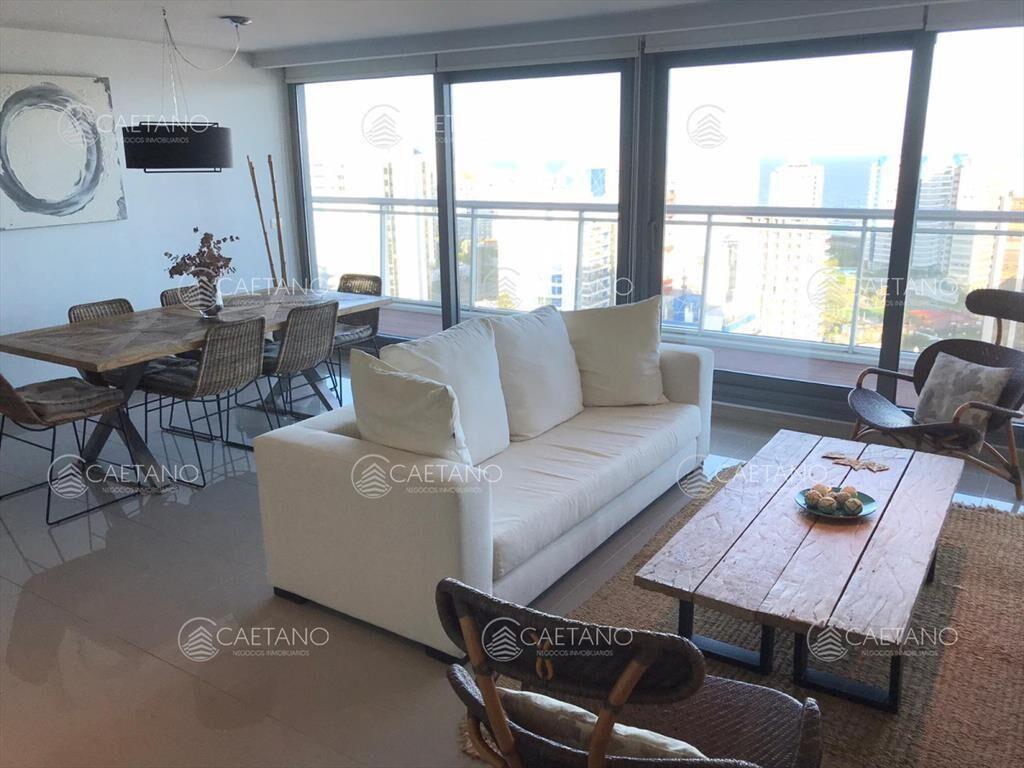 Departamento, de 2 suites, a la venta en Punta del Este