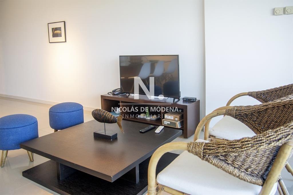 En venta apartamento de 3 Dormitorios en Punta a