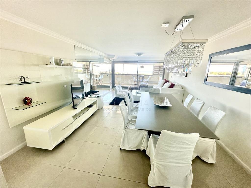 Excelente apartamento en torre de primera