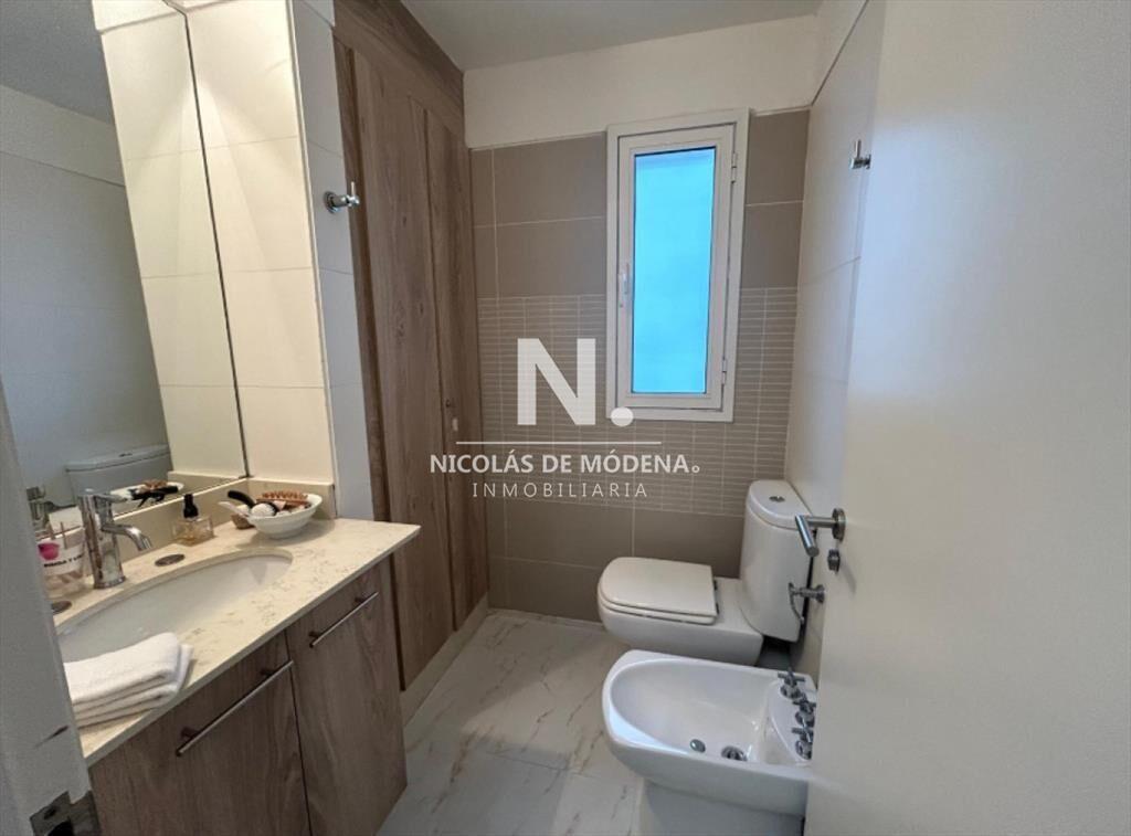 Vende apartamento en Punta del Este de 2 con su