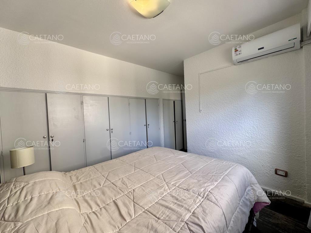 Venta apartamento de dos dormitorios, Playa Brava