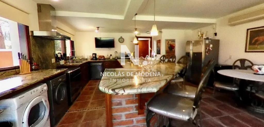 Vende apartamento de 3 dormitorios en San Rafael,