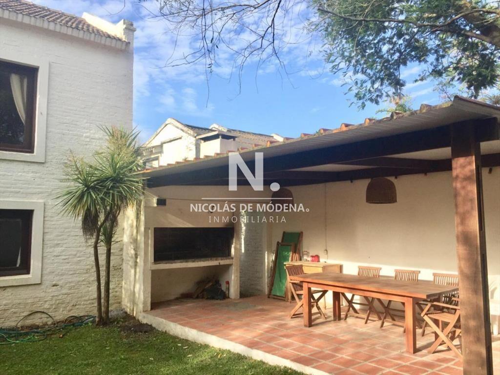 Venta de Casa 4 DORMITORIOS en La Barra, Punta