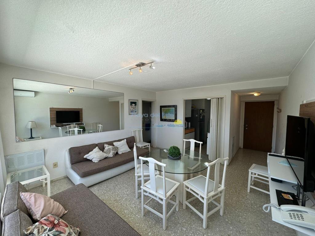 Apartamento en Venta de 3 dormitorios en Torre de