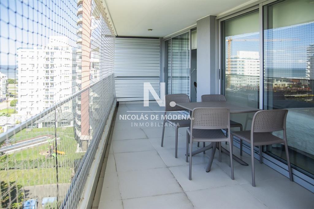 Apartamento en venta en Torre esmeralda de 3 , en