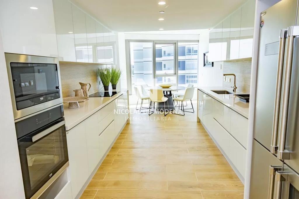 A estrenar impecable departamento de 3 doritorios