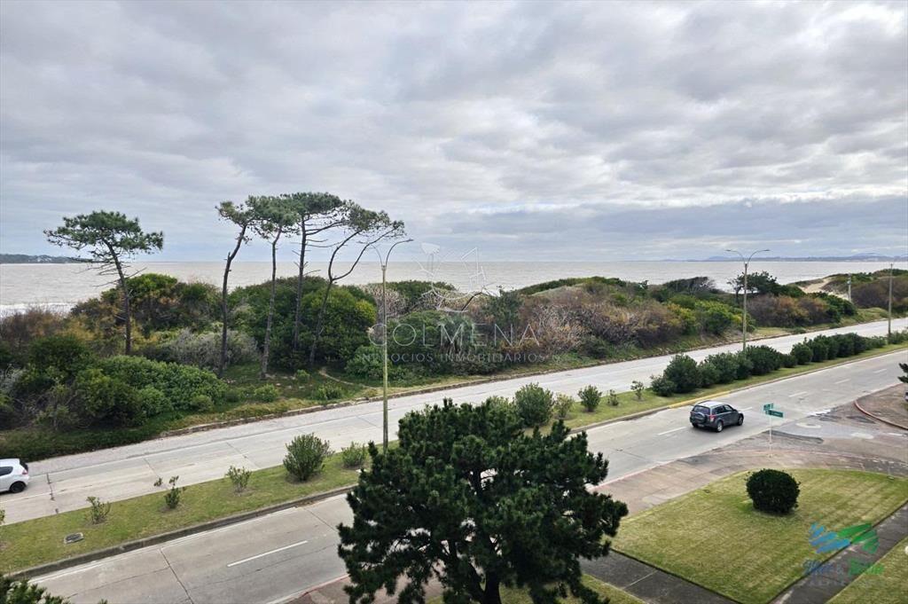Edificio de 3 dormitorios en Punta del Este Mansa
