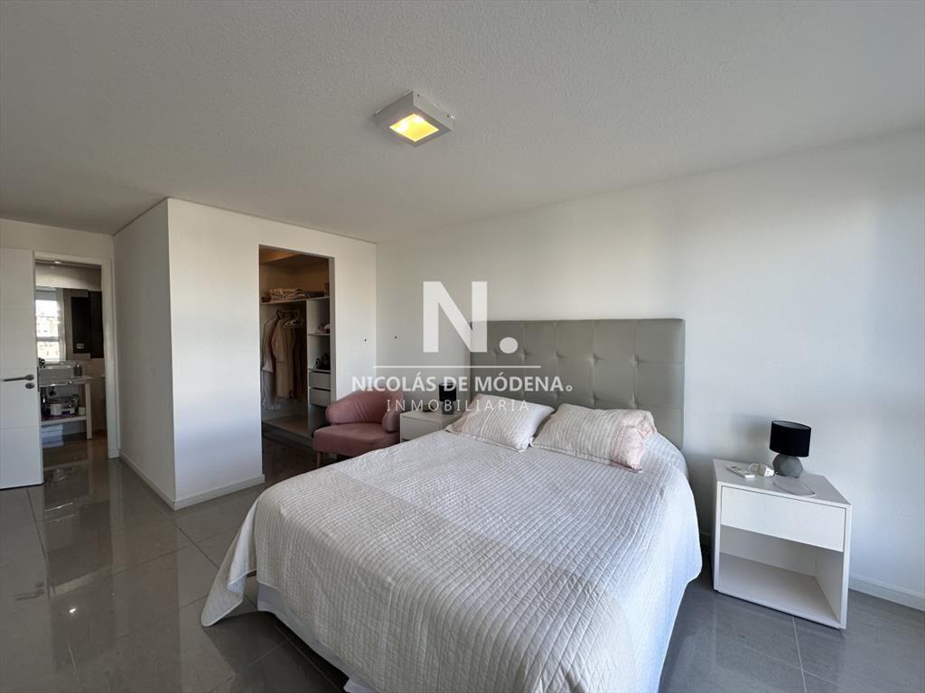 Vende departamento en Torre One II, Punta del