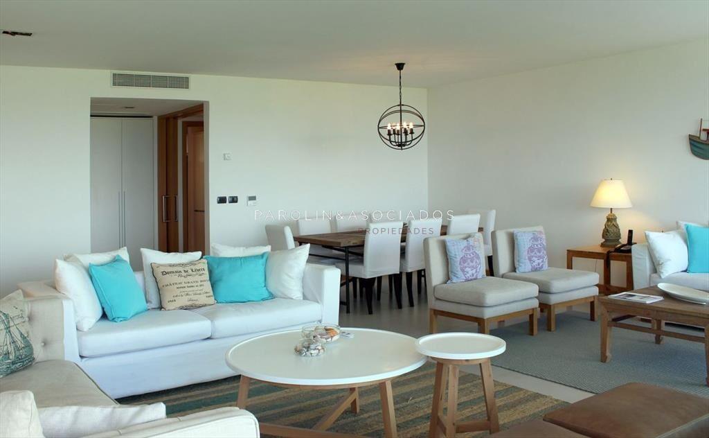 Apartamento de 3 dormitorios en venta en Tiburón