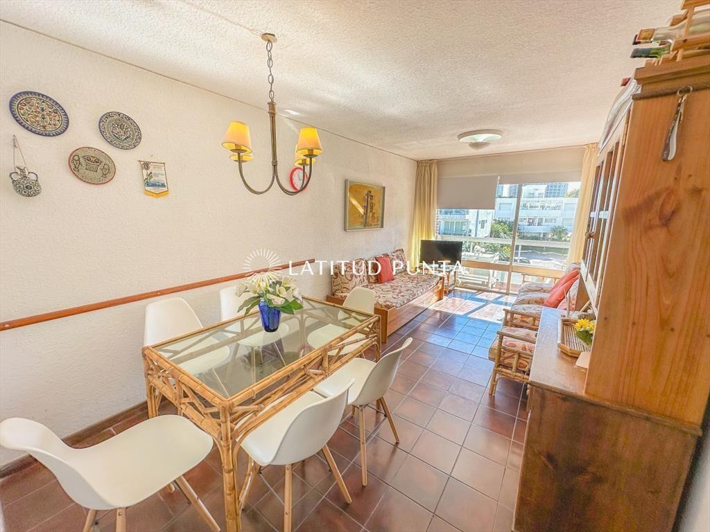 Apartamento 2 dormitorios. Aidy Grill