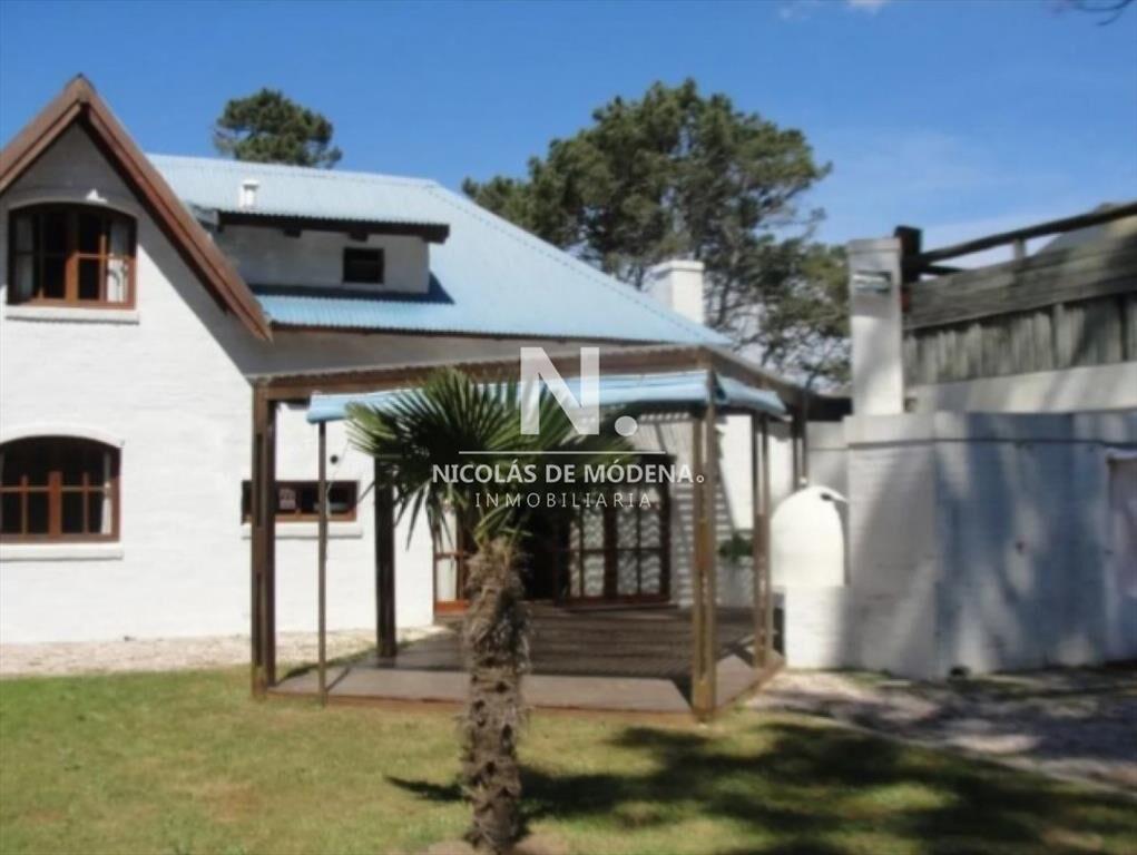 En venta Casa en Montoya, de 3 dormitorios, y