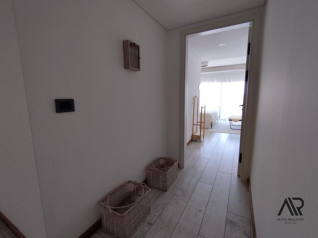 Apartamento De 2 Dormitorios + Den, Próximo Desembocadur...