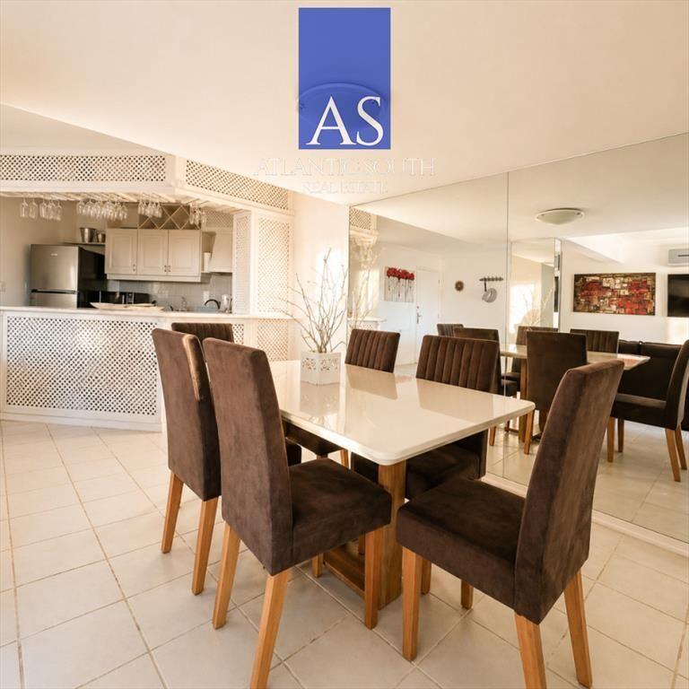 Apartamento de 3 Dormitorios con Vista Parcial al