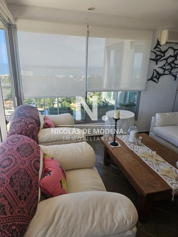 Vende departamento Penthouse de 4 dormitorios en
