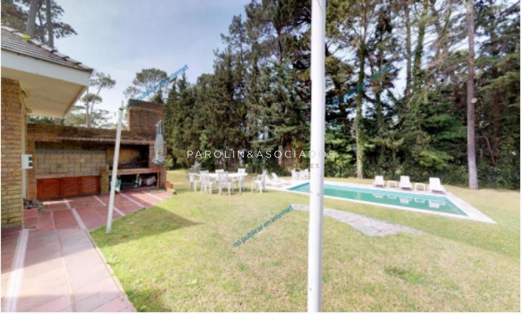 Hermosa casa en venta de 4 dormitorios en Lugano, Punta del