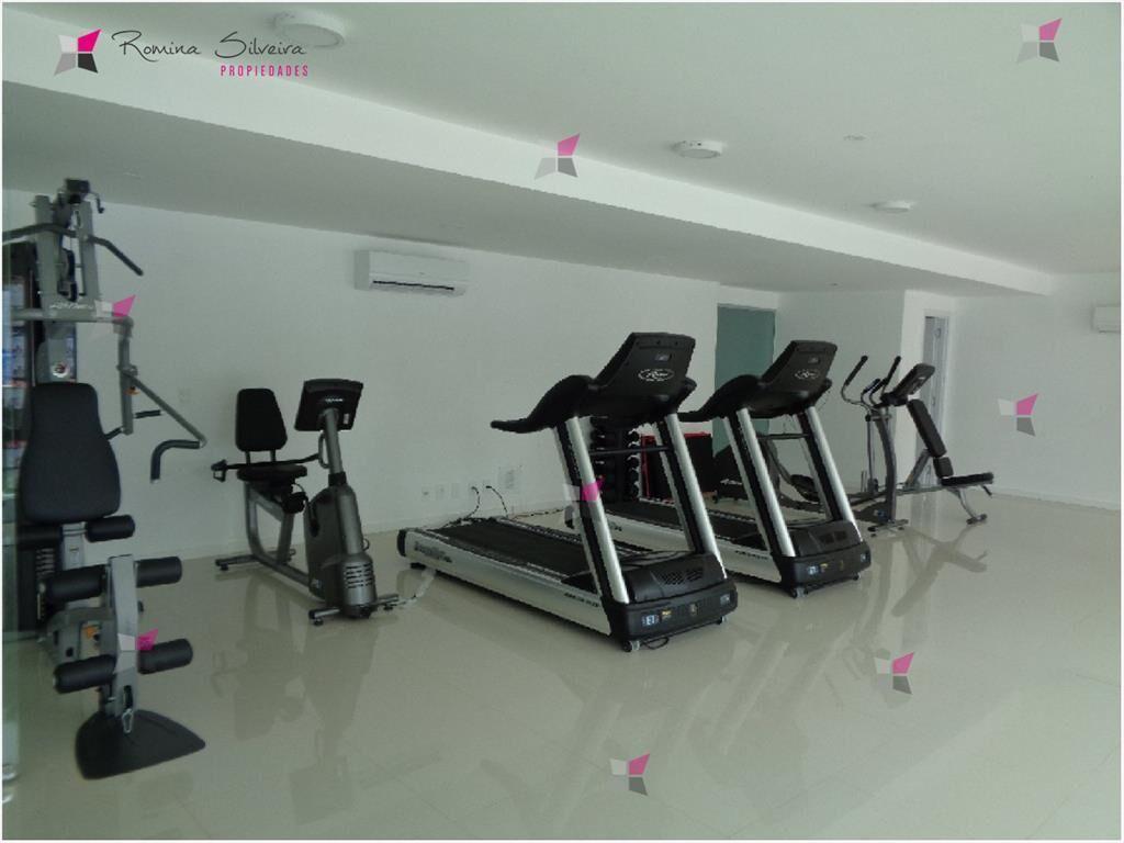 VENTA DE APARTAMENTO DE 2 DORMITORIOS EN TORRE ESMERALDA PU